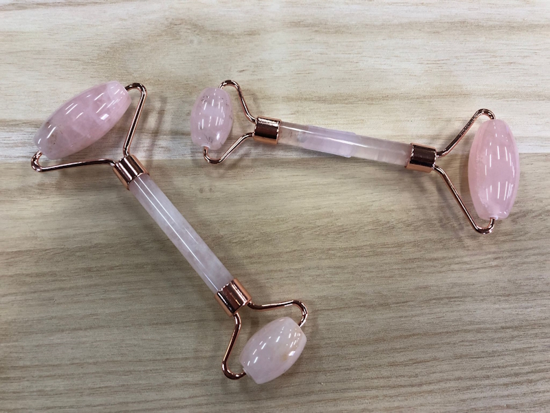 Masajeador Cuarzo Rosa doble rodillo